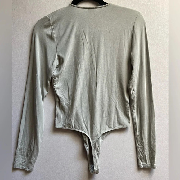 Wilfred Aritzia Contour V neck Longsleeve thong bodysuit Sz M - Picture 2 of 9